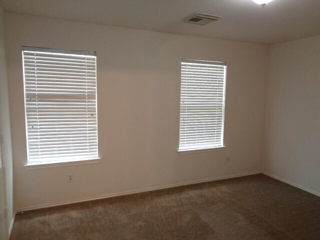 Building Photo - 16746 Fallen Timbers Dr