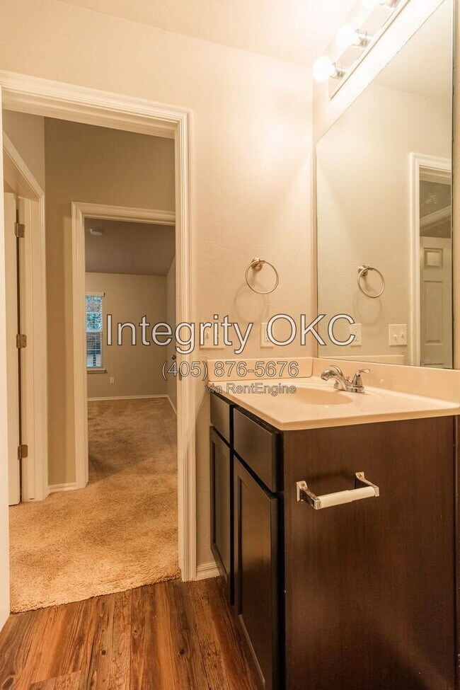 Building Photo - 13233 Bridgewater Dr