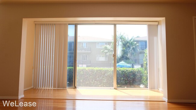 Building Photo - 2 br, 2 bath House - 5369 La Jolla Blvd #15
