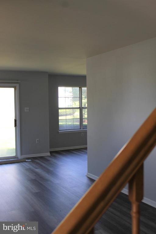 Building Photo - 211 Mews Dr