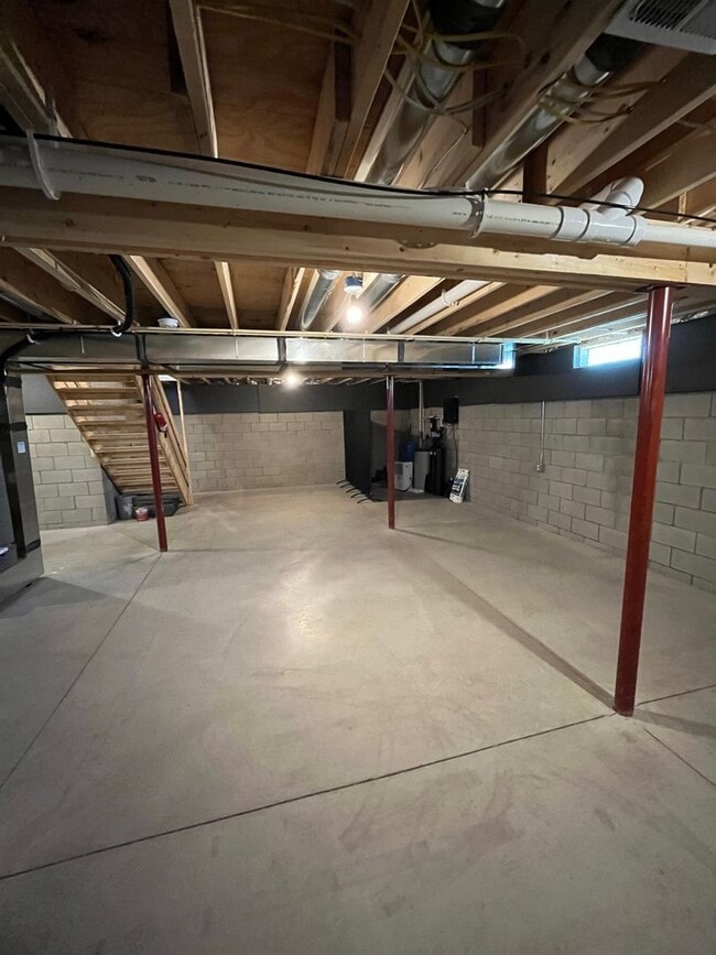 Building Photo - Charming Rural Retreat in Richwood- Fiber Internet Included!