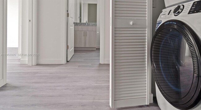 Building Photo - 1001 NE 58th St