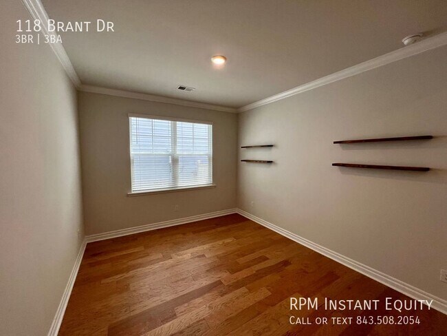 Building Photo - 118 Brant Dr