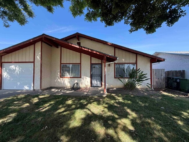Building Photo - Elk Grove 3 Bed 2 Bath Close to Schools