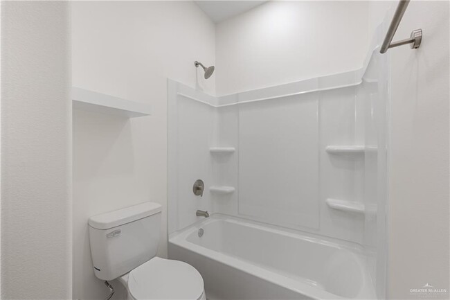 Building Photo - 2323 N Vly Cir
