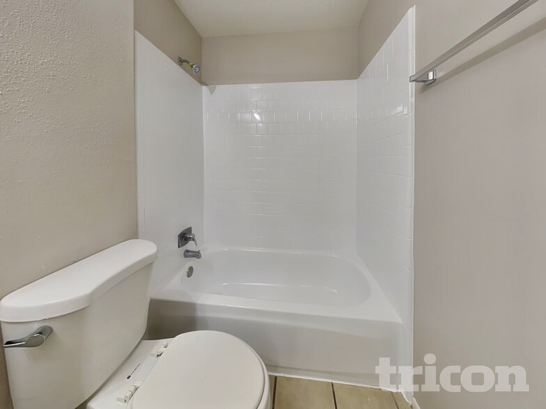 Building Photo - 11519 Perry Rd