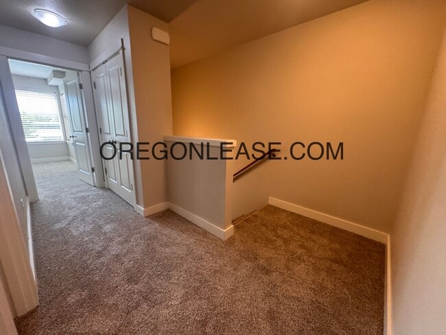 Building Photo - 3 bedroom 2.5 bath townhouse in Cal Young ...