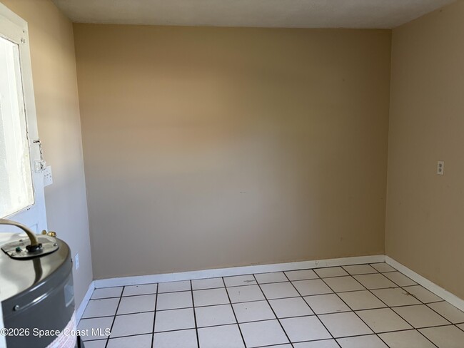 Building Photo - 965 Date Ave