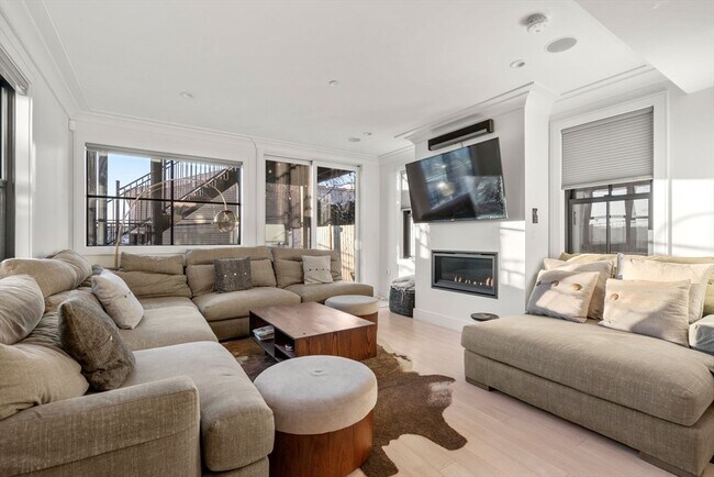 Building Photo - 75 Old Harbor St