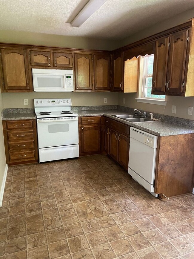 Building Photo - Coming Soon in Grayson Valley!