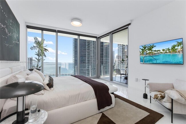 Building Photo - 300 Biscayne Blvd Way