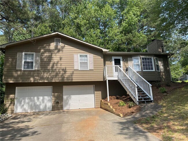 Primary Photo - 290 Carmon Dr