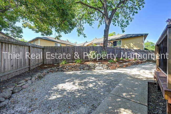 Building Photo - 2277 Knollwood Dr