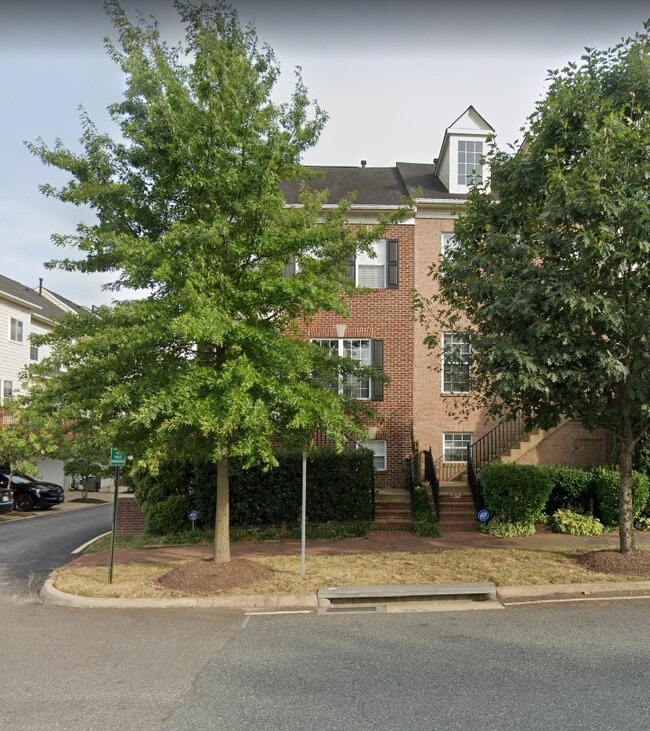Building Photo - 13851 Palisades St