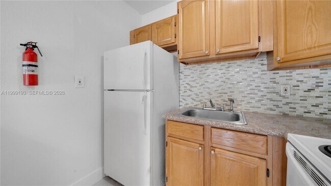 Building Photo - 1501 SW 21st St