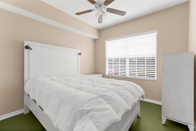 Building Photo - 5601 Bentgrass Dr