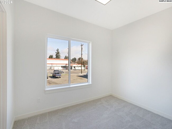 Building Photo - Inviting Home with Open Living & Stainless Steel Kitchen