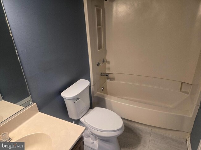 Building Photo - 2118 Cedar Barn Way