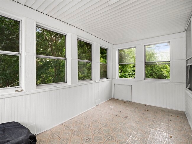 Building Photo - 149 Mountain Ave