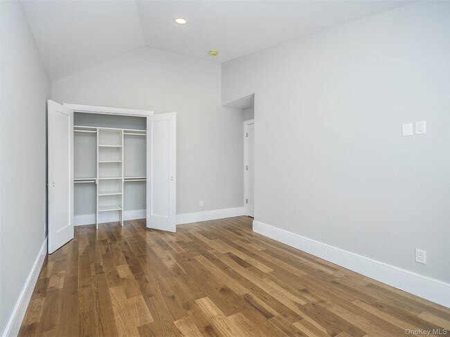Building Photo - 15 Dunes Ln