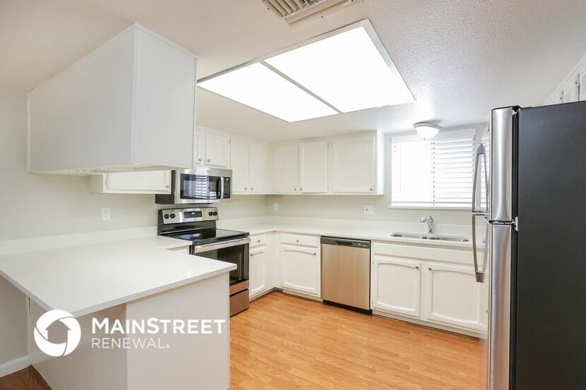 Building Photo - 2807 N 45th Dr