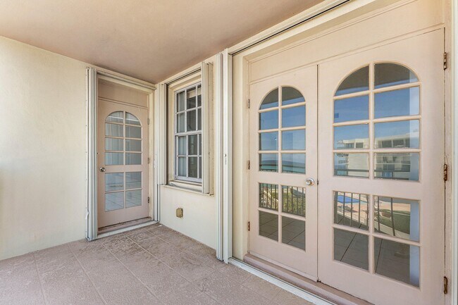 Building Photo - 3475 S Ocean Blvd