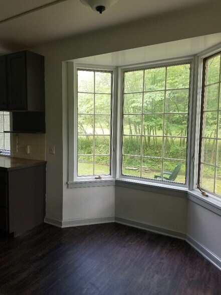 Primary Photo - 115 Llenroc Ct