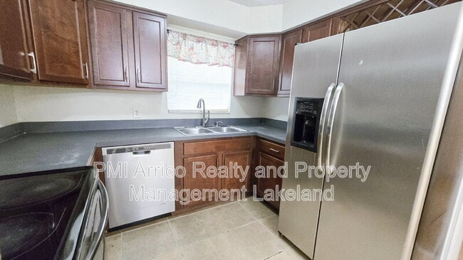 Building Photo - 2526 Edmond Cir