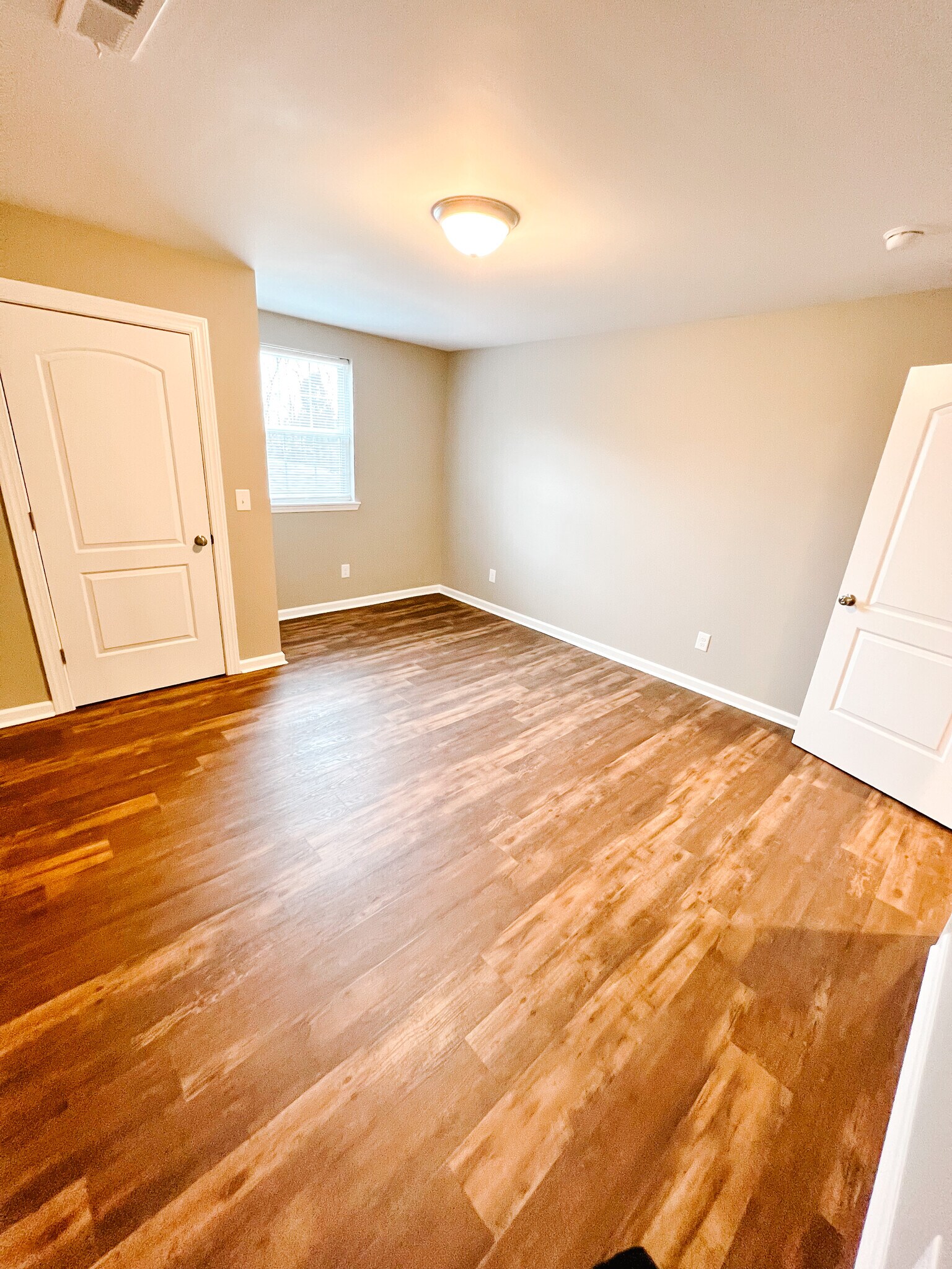 Bedroom 2 - 801 Poplar Ave