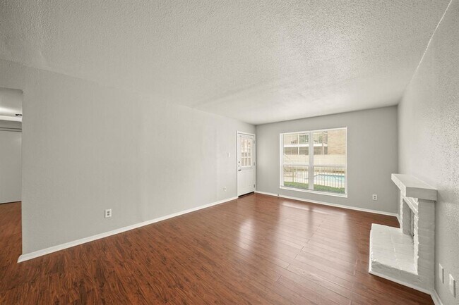 Building Photo - 2110 Wilcrest Dr