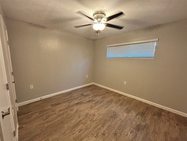 Building Photo - 2810 Beauchamp St