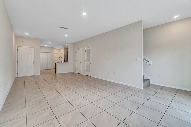 Building Photo - 920 Observatory Pkwy