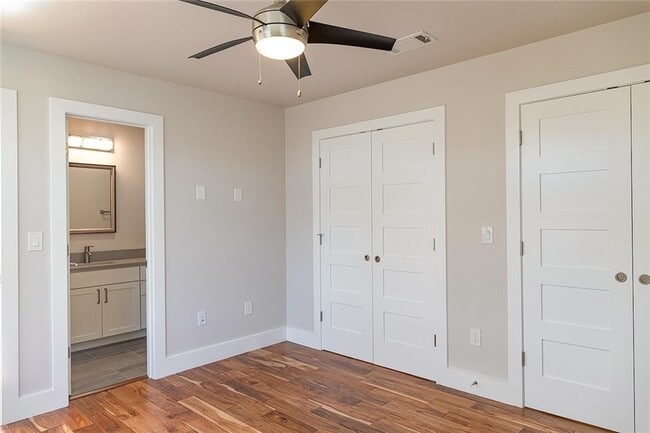 Building Photo - 2509 Del Curto Rd