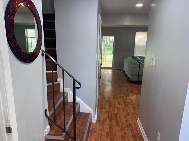 Building Photo - 5627 Onslow Way