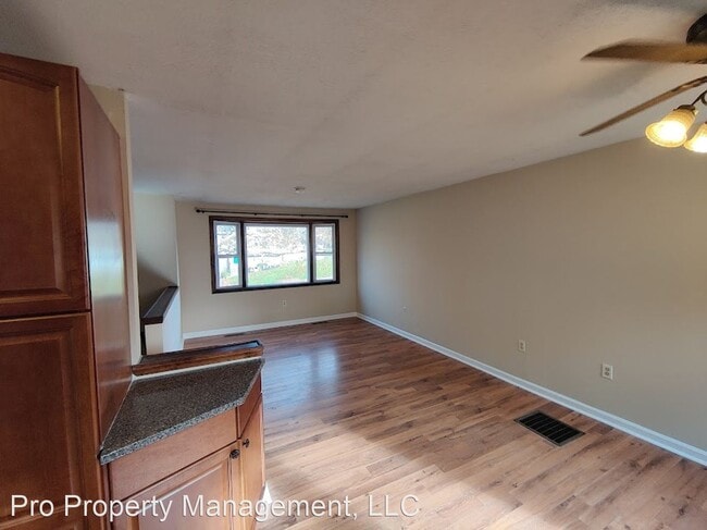Building Photo - 3 br, 1.5 bath House - 77 Hitchcock Drive