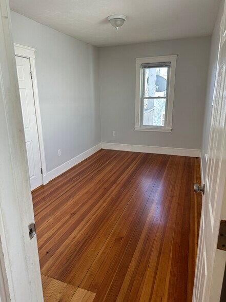 Building Photo - 237 Talbot Ave