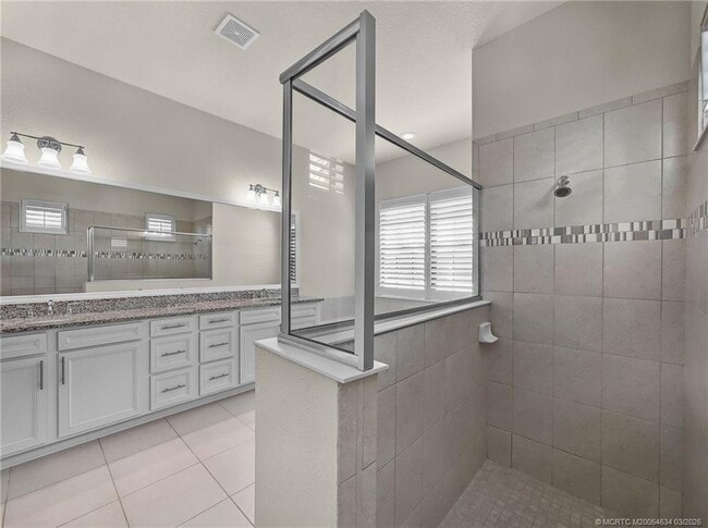 Building Photo - 724 SW Sea Green St