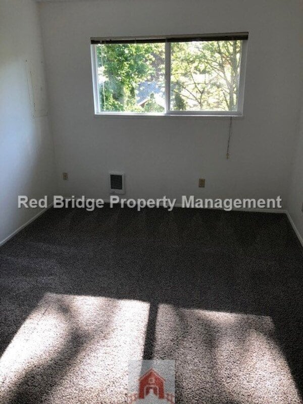 Building Photo - 14545 SW Hall Blvd