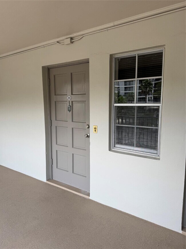 Building Photo - 3000 S Course Dr