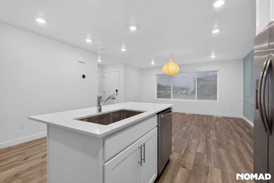 Building Photo - 2956 Golden Spike Dr