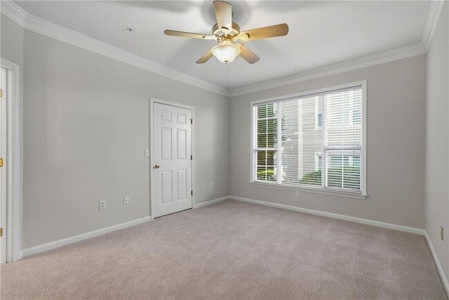 Building Photo - 2400 Cumberland Pkwy SE