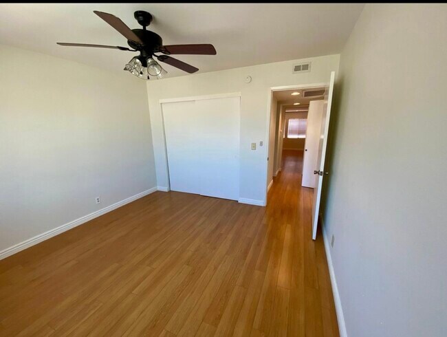 Building Photo - 8020 Langdon Ave