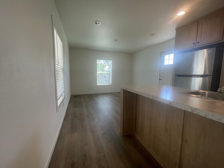 Building Photo - 2627 S Lamb Blvd