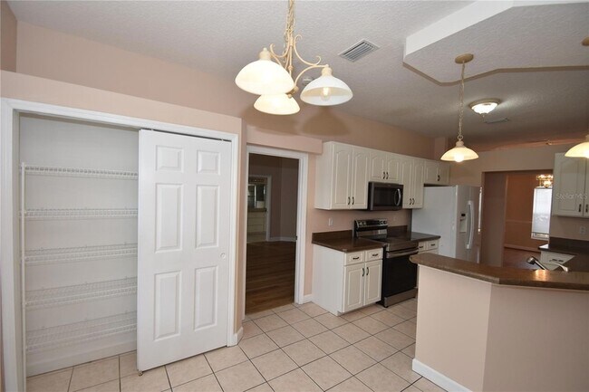 Building Photo - 33 Westridge Ln