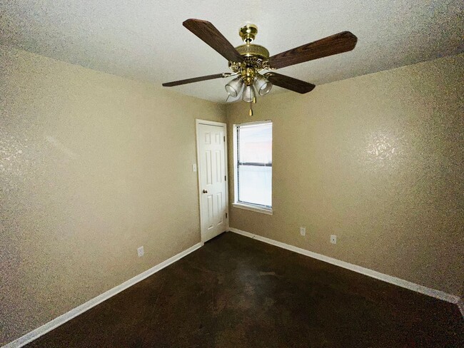 Building Photo - Available Now! 3 Bedroom 2 Bath in Killeen Tx