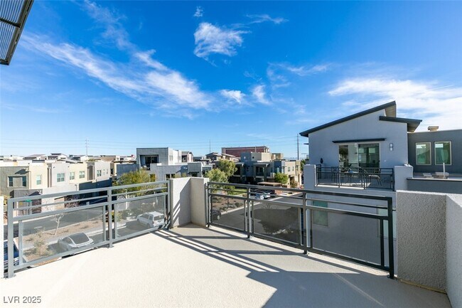 Building Photo - 11323 Gravitation Dr
