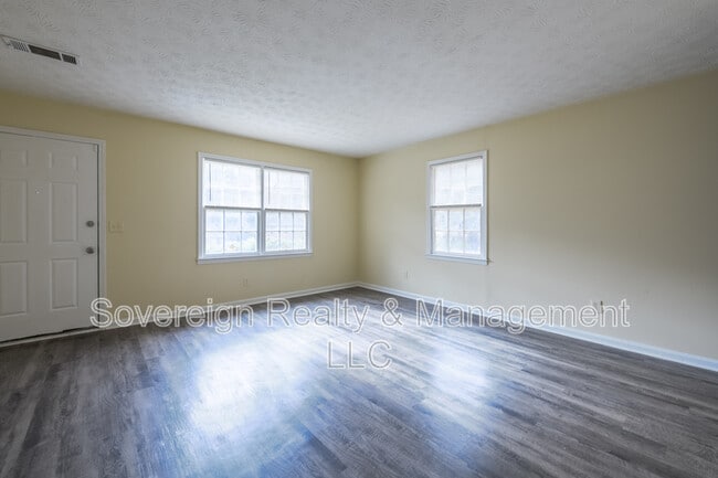 Building Photo - 355 Haymarket Ln