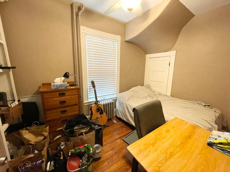 Building Photo - 12 Oswald St