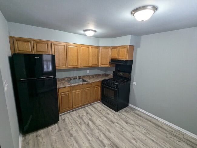 Building Photo - Applegate Apartments