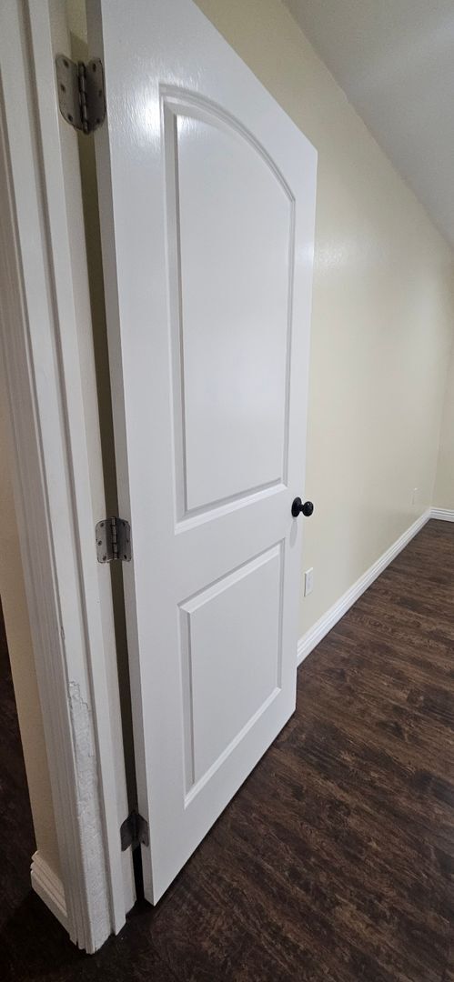 Building Photo - 75(611)